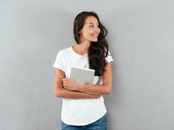 Enjoy fee waivers and complimentary subscriptions to trading tools & services
